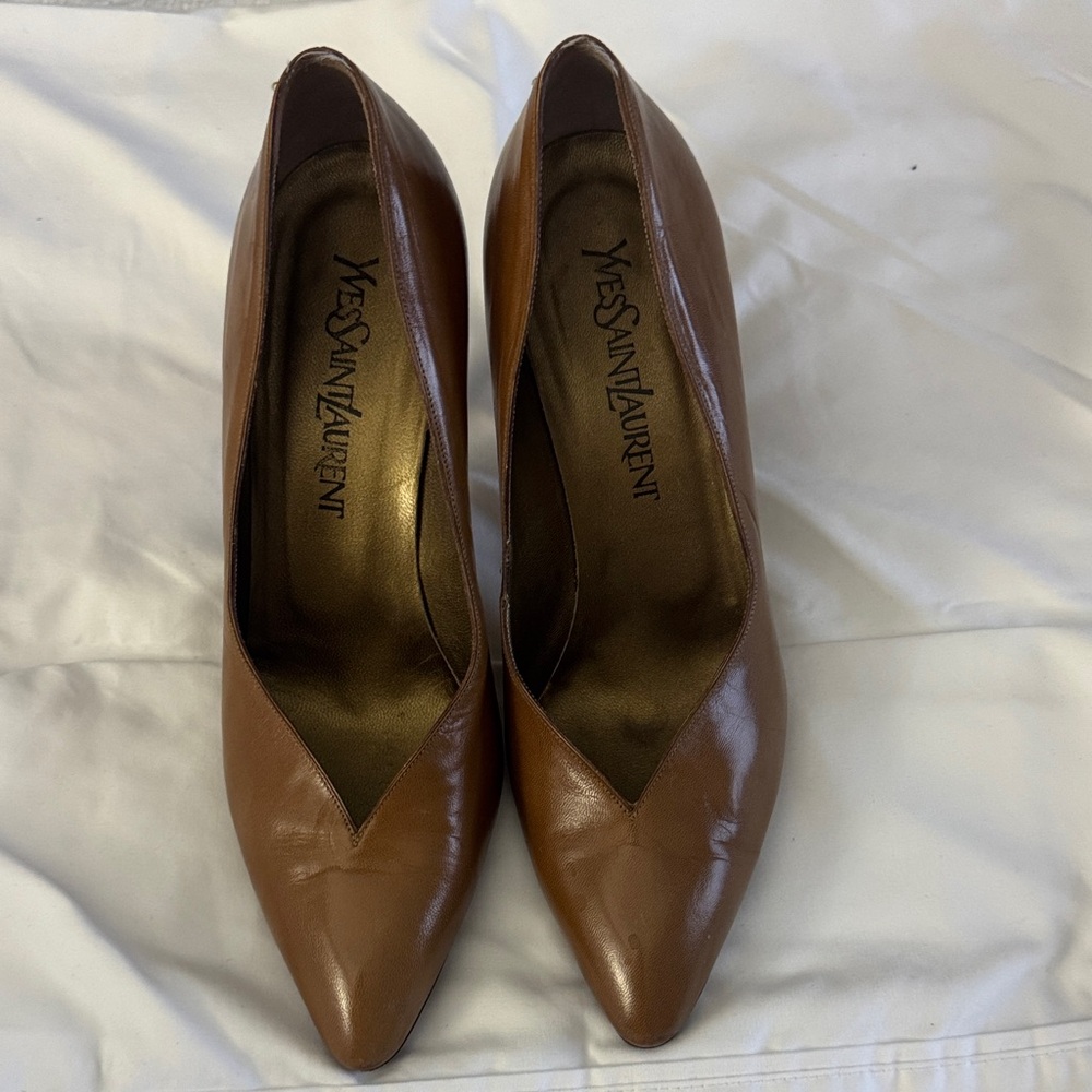 Yves Saint Laurent Tan Leather Heels